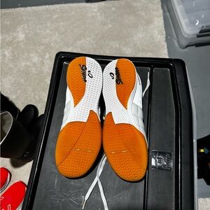 Unisex indoor soccer shoes, Senda.